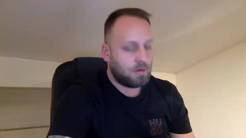 Snapshot of kobasic chatting on 01.11.26 hugo online show from 01.11.26