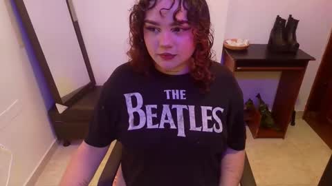 Snapshot of koning_moretti chatting on 02.10.26 camila online show from 02.10.26