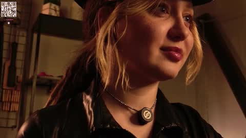 Snapshot of koracrosbie chatting on 11.18.25 Kora TG channel online show from 11.18.25