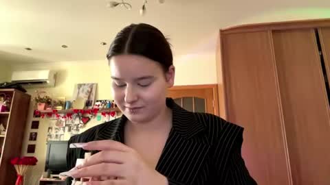 Snapshot of korikoening chatting on 06.15.26 Mary online show from 06.15.26