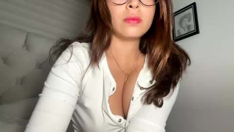 Snapshot of kornicovac chatting on 02.15.26 kornicovac online show from 02.15.26