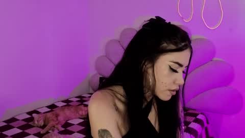 Snapshot of korolovaa chatting on 05.31.26 korolova online show from 05.31.26