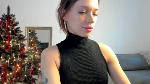 Snapshot of kossie_ chatting on 12.20.24 kossie_ online show from 12.20.24
