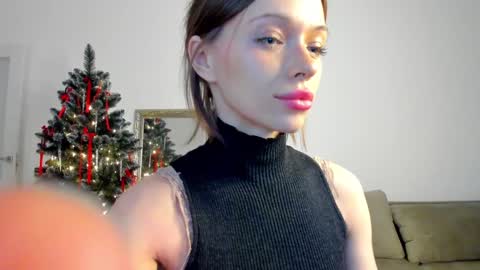 Snapshot of kossie_ chatting on 12.20.24 kossie_ online show from 12.20.24
