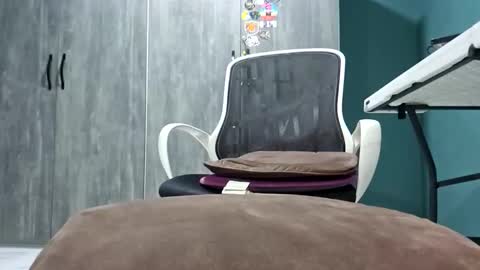 Koto Bombon online show from 04.18.26