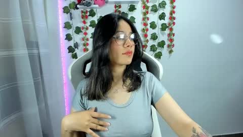 Snapshot of kotomi_rosse chatting on 12.27.24 Kotomi online show from 12.27.24
