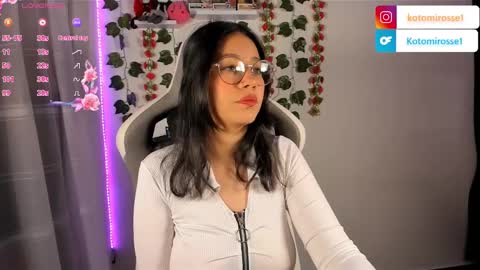 Snapshot of kotomi_rosse chatting on 01.10.25 Kotomi online show from 01.10.25