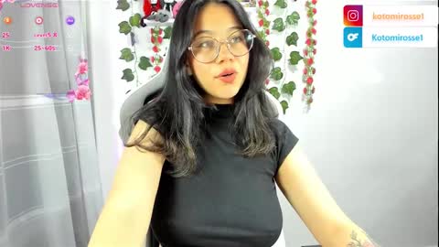 Snapshot of kotomi_rosse chatting on 02.15.25 Kotomi online show from 02.15.25