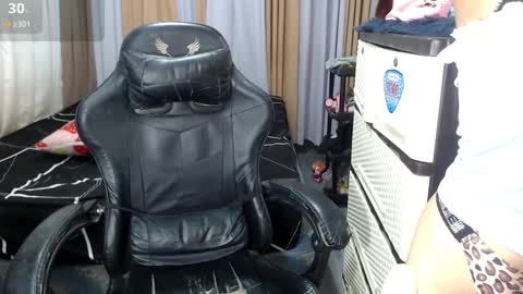 Snapshot of kourtneyluv_ chatting on 03.01.26 kourtneyluv online show from 03.01.26