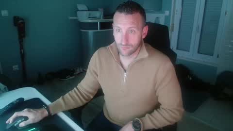krevett80800 online show from 10.14.25