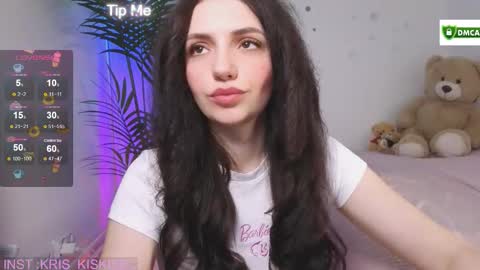 Snapshot of kris_kiskis chatting on 09.15.25 Kris kiskis online show from 09.15.25