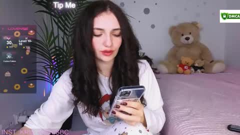 Snapshot of kris_kiskis chatting on 10.01.25 Kris kiskis online show from 10.01.25