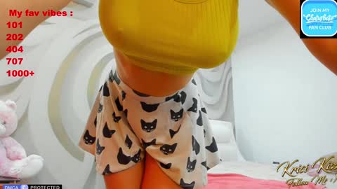 Snapshot of krisi_kiss chatting on 03.11.25 KrisiFollow me  Thumb UP  online show from 03.11.25