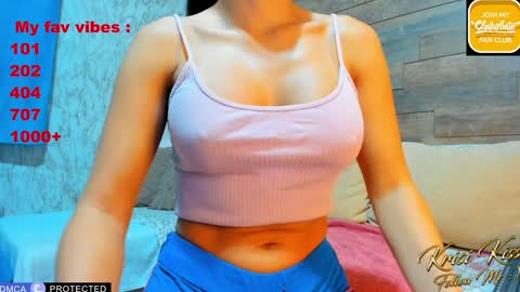 Snapshot of krisi_kiss chatting on 11.26.25 KrisiFollow me Thumb UP online show from 11.26.25