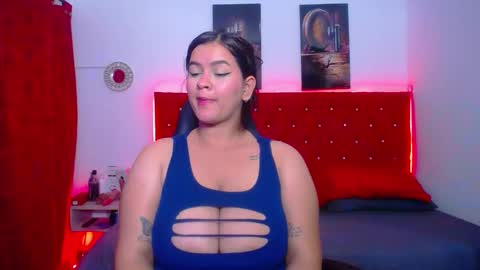 Snapshot of kriss_sweetboobs chatting on 02.05.25 kriss_sweetboobs online show from 02.05.25