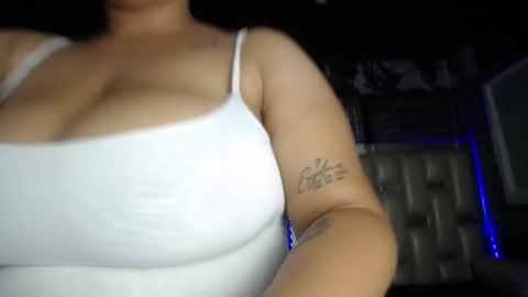 Snapshot of kriss_sweetboobs chatting on 02.23.25 kriss_sweetboobs online show from 02.23.25