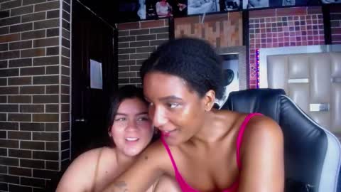 Snapshot of kriss_sweetboobs chatting on 02.25.25 kriss_sweetboobs online show from 02.25.25