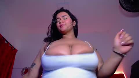 Snapshot of kriss_sweetboobs chatting on 03.11.25 kriss_sweetboobs online show from 03.11.25