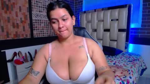 Snapshot of kriss_sweetboobs chatting on 09.26.25 kriss_sweetboobs online show from 09.26.25