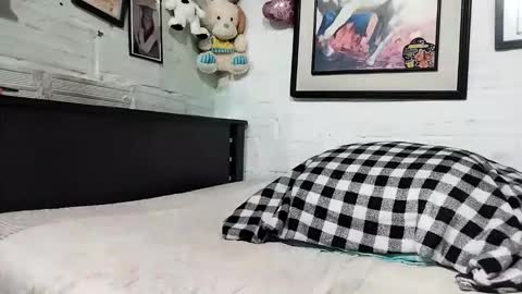 krisstal703358 online show from 10.20.25