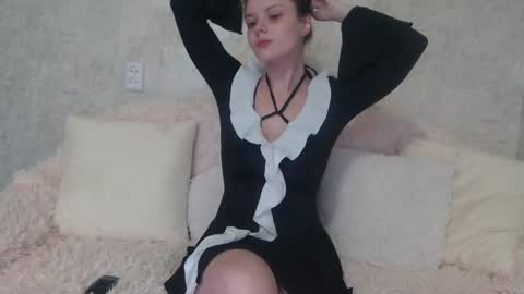 krissvoss online show from 11.30.25
