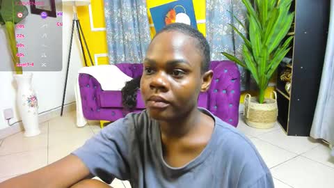 Snapshot of krissy_nile995 chatting on 10.18.25 Thaterotic woman online show from 10.18.25