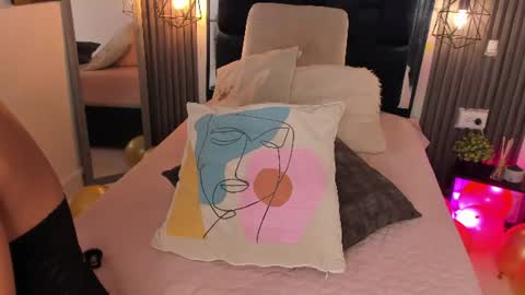 Snapshot of kristakinnky chatting on 07.11.26 BETANIA online show from 07.11.26