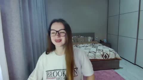 twitter    Annemarye 23 online show from 03.30.26