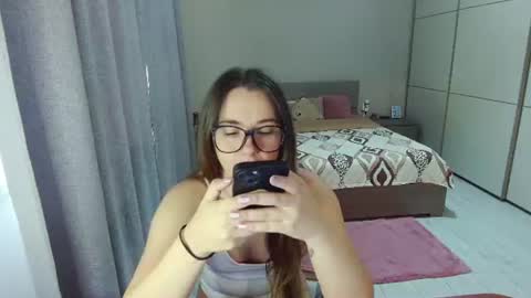 twitter    Annemarye 23 online show from 07.31.26