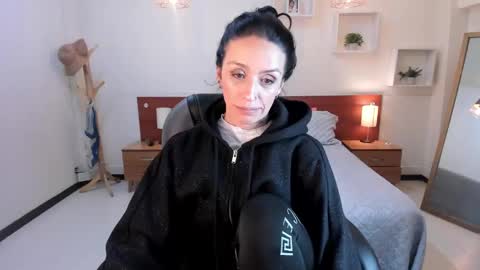 Snapshot of kristen_garner chatting on 01.05.25 Sophia online show from 01.05.25