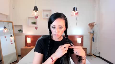 Snapshot of kristen_garner chatting on 02.21.25 Sophia online show from 02.21.25