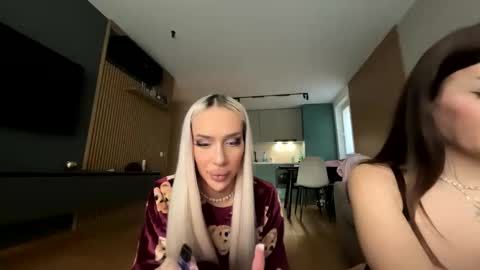 Kris the doll online show from 12.03.25