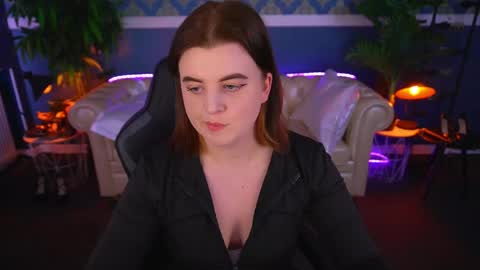 Snapshot of kristifoxy chatting on 05.19.26 kristifoxy online show from 05.19.26