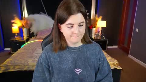 Snapshot of kristifoxy chatting on 06.25.26 kristifoxy online show from 06.25.26