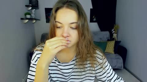 Snapshot of kristinalevis chatting on 12.17.24 Kristina online show from 12.17.24