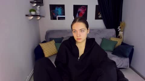 Snapshot of kristinalevis chatting on 12.24.24 Kristina online show from 12.24.24