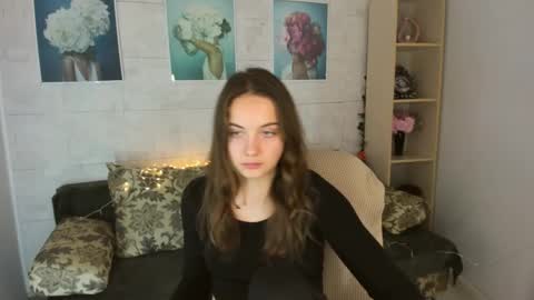 Snapshot of kristinalevis chatting on 12.25.24 Kristina online show from 12.25.24