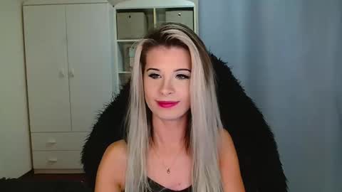 KristineAmore online show from 11.28.25