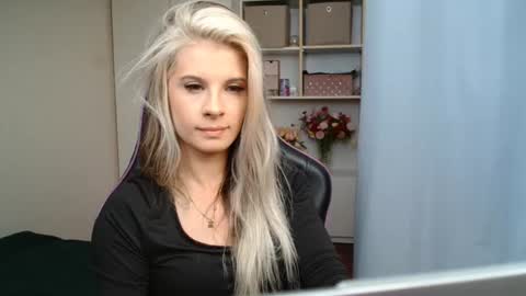 KristineAmore online show from 07.22.26
