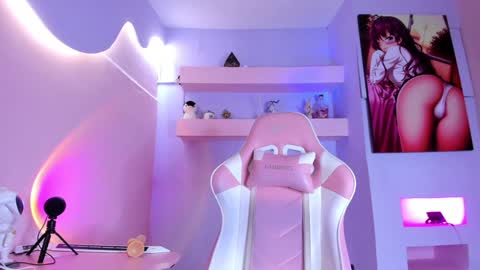 KristinWall online show from 01.17.25