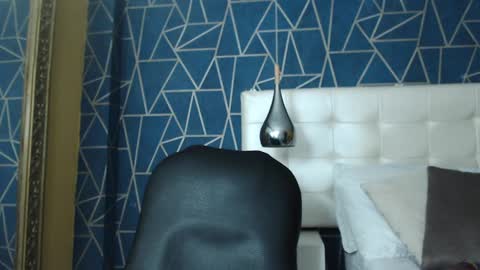 KristinWall online show from 01.28.25