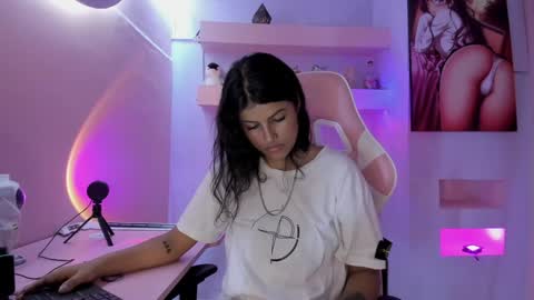 KristinWall online show from 01.30.25