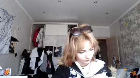 Snapshot of kristycoggins chatting on 05.25.26 Kelly online show from 05.25.26