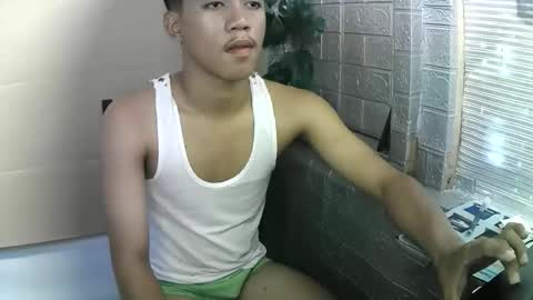 Snapshot of kritthanarkorn chatting on 11.13.25 kritthanarkorn online show from 11.13.25