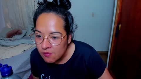 Snapshot of kroline_20 chatting on 12.18.24 Kroline  online show from 12.18.24
