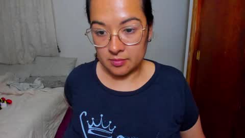 Snapshot of kroline_20 chatting on 12.24.24 Kroline  online show from 12.24.24