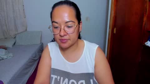 Snapshot of kroline_20 chatting on 01.02.25 Kroline  online show from 01.02.25