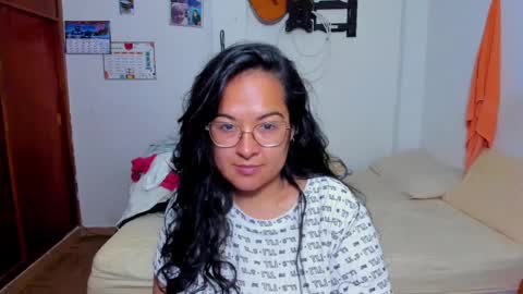 Snapshot of kroline_20 chatting on 01.10.25 Kroline  online show from 01.10.25