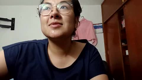 Snapshot of kroline_20 chatting on 10.24.25 Kroline  online show from 10.24.25
