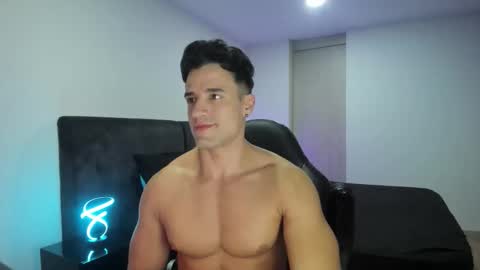 Snapshot of krops_ chatting on 10.07.25 KROPS online show from 10.07.25